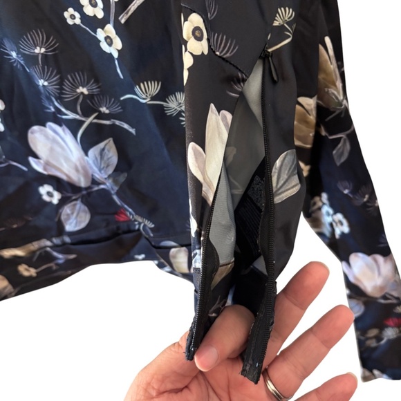 GUESS Black Floral Long Sleeve Mock Neck Top XL - Picture 7 of 13